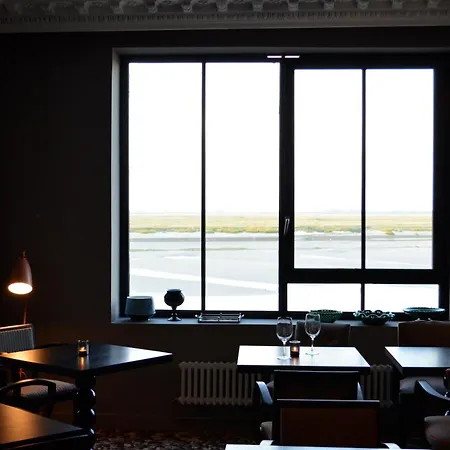 Hotel Les Pilotes 3*