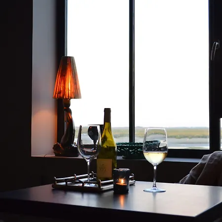 Hotel Les Pilotes 3*