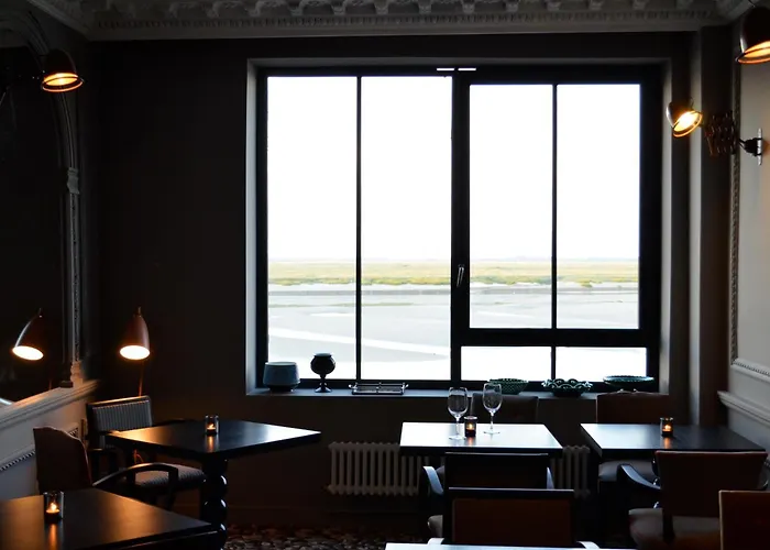 Hotel Les Pilotes 3*